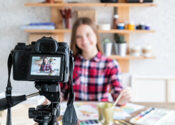 7 Kamera Vlog Murah Terbaik untuk Youtuber Pemula