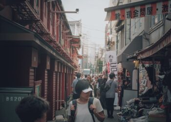 Pasar Asia Merangkak Naik, Minyak Mentah Bergejolak Pasca-Manuver Politik Venezuela