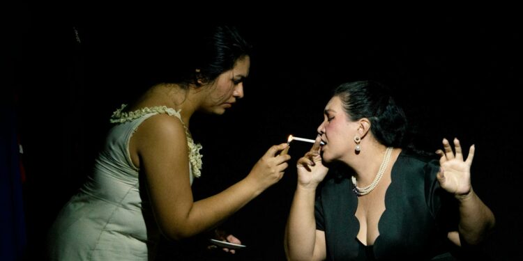 Sophie Turner: Dari ‘Kemarahan’ hingga Romansa, Akui Sakitnya Tonton Ulang ‘Game of Thrones’