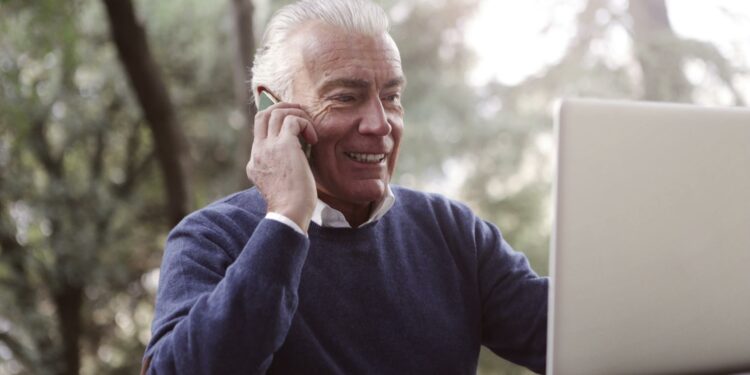 Usia 69 Bukan Halangan: Intip Rahasia Bugar dan Produktif Mantan CEO PayPal yang Kini Jadi Founder Startup