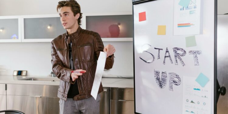 Dari McKinsey ke Garasi Startup: Kiat Founder Muda untuk Berani Berkarya