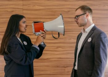 Strategi Kontroversial Trump: Ancaman Serangan Iran untuk Memantik Gelombang Protes Baru