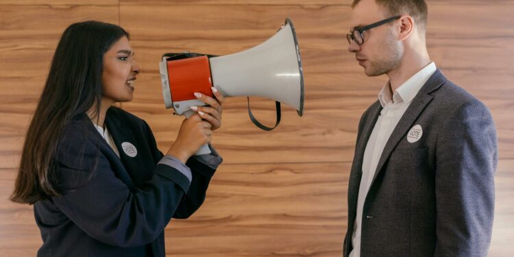 Strategi Kontroversial Trump: Ancaman Serangan Iran untuk Memantik Gelombang Protes Baru