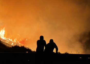 Victoria Bersiap Hadapi Bencana Kebakaran: Evakuasi Massal dengan Segala Harta Benda