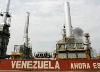 Pasokan Melimpah Redam Gejolak Venezuela, Harga Minyak Merosot Tipis