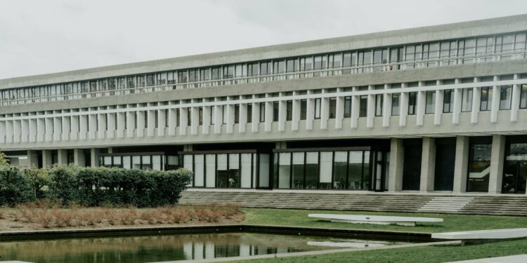 Austria Jadi ‘Batu Karang’ Akademisi AS: Pelarian dari ‘Perang Dingin’ Kampus Trump