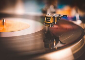 Nostalgia Sekolah: ‘Bukan Cinta Galih/Ratna’ Bangkitkan Kenangan Era 90-an