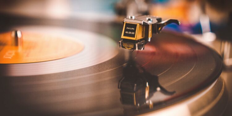 Nostalgia Sekolah: ‘Bukan Cinta Galih/Ratna’ Bangkitkan Kenangan Era 90-an