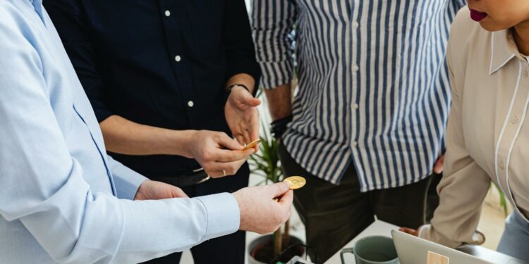 Deal Kripto UEA-Trump: Tuduhan Konflik Kepentingan Mengemuka, Sorotan Tajam pada Transparansi