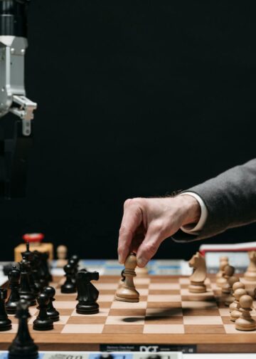 AI sebagai Rekan Kerja: Tiga Pemilik Bisnis Ungkap Rahasia Melatih Agen Cerdas Menjadi Karyawan Unggulan