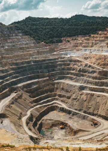 Indonesia di Persimpangan: Menjaga Komitmen Kontrak di Tengah Dinamika Mineral Global