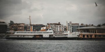 Ancaman Balasan Iran Picu Seruan Trump: Butuh Kapal Perang Sekutu!