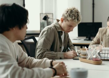 Raih Karir AI Tanpa Gelar Khusus: Magang Musim Panas Jadi Kunci