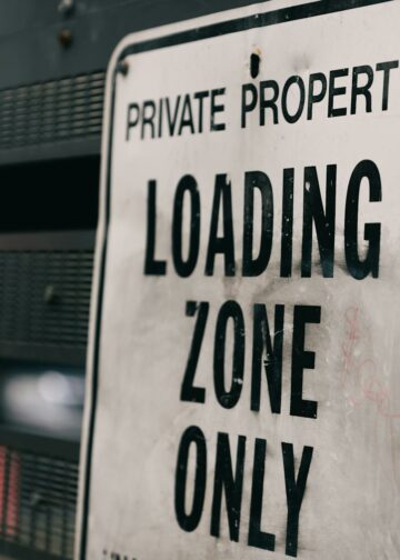 Badai Etika di Ranah Digital: Parlemen Sahkan Larangan Konten Pornografi Kontroversial, Industri Siap Beradaptasi?