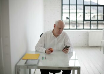 Revolusi Kepemimpinan? Tim Cook Dikabarkan Siap Lepas Jabatan CEO Apple September Ini