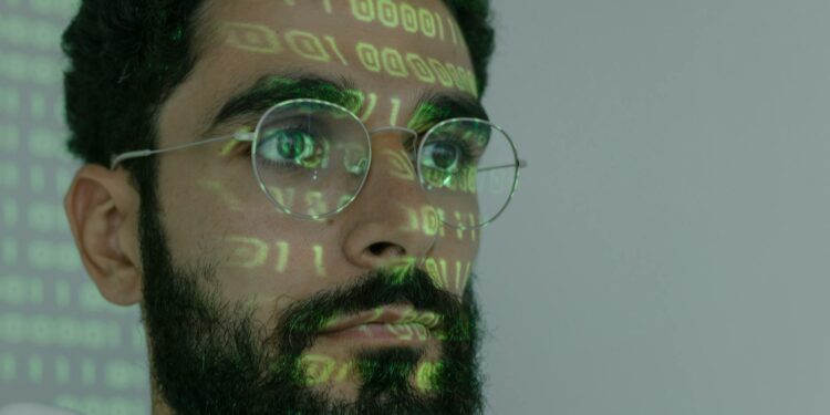 Ancaman Siber Baru: Mengapa 92% Perusahaan Gagal Melacak Identitas AI di Lingkungan Kerja?