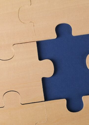 Penting: Data Berita Tidak Relevan, Penulisan Ulang Artikel Paus Leo dan Trump Terkendala