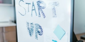 Dari Penolakan Y Combinator ke Pendanaan $15 Juta: Kisah Sukses Startup Pencarian AI yang Menginspirasi