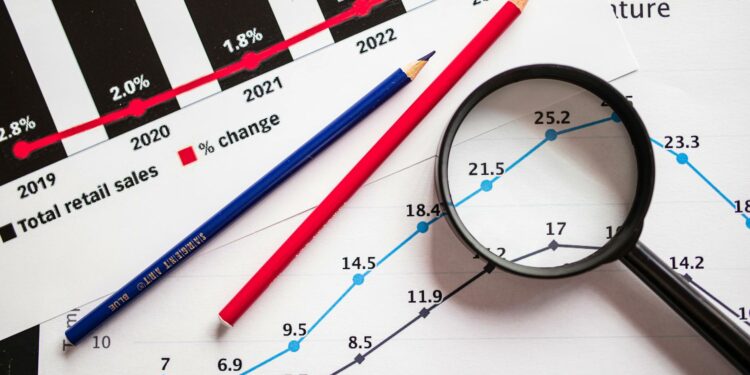 Indonesia di Persimpangan Ekonomi Global: Pemerintah Teguh pada Target, Bank Dunia Pangkas Proyeksi