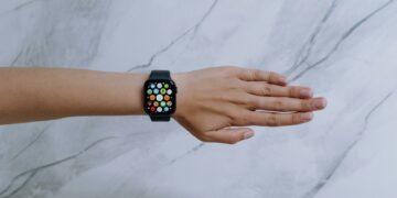 Revolusi Komputasi Ambient: Meta Dikabarkan Garap Liontin AI Cerdas