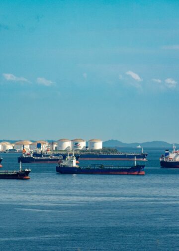 Selat Hormuz Bergolak: Serangan Kapal Picu Eskalasi Terburuk Iran-AS, Pasar Global Waspada