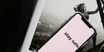 Rem Kolektif AI: Anthropic Dorong Laboratorium Sepakati Penghentian Pengembangan Jika Bahaya Meningkat