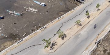 A video of a room of young people reacting to an earthquake and another clip…